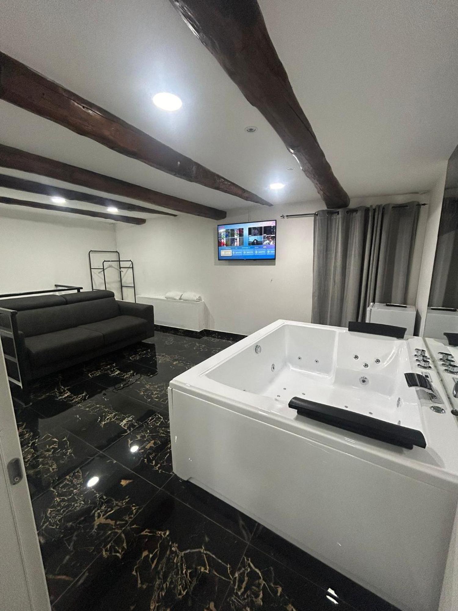 Valentino Luxury Appartement Napels